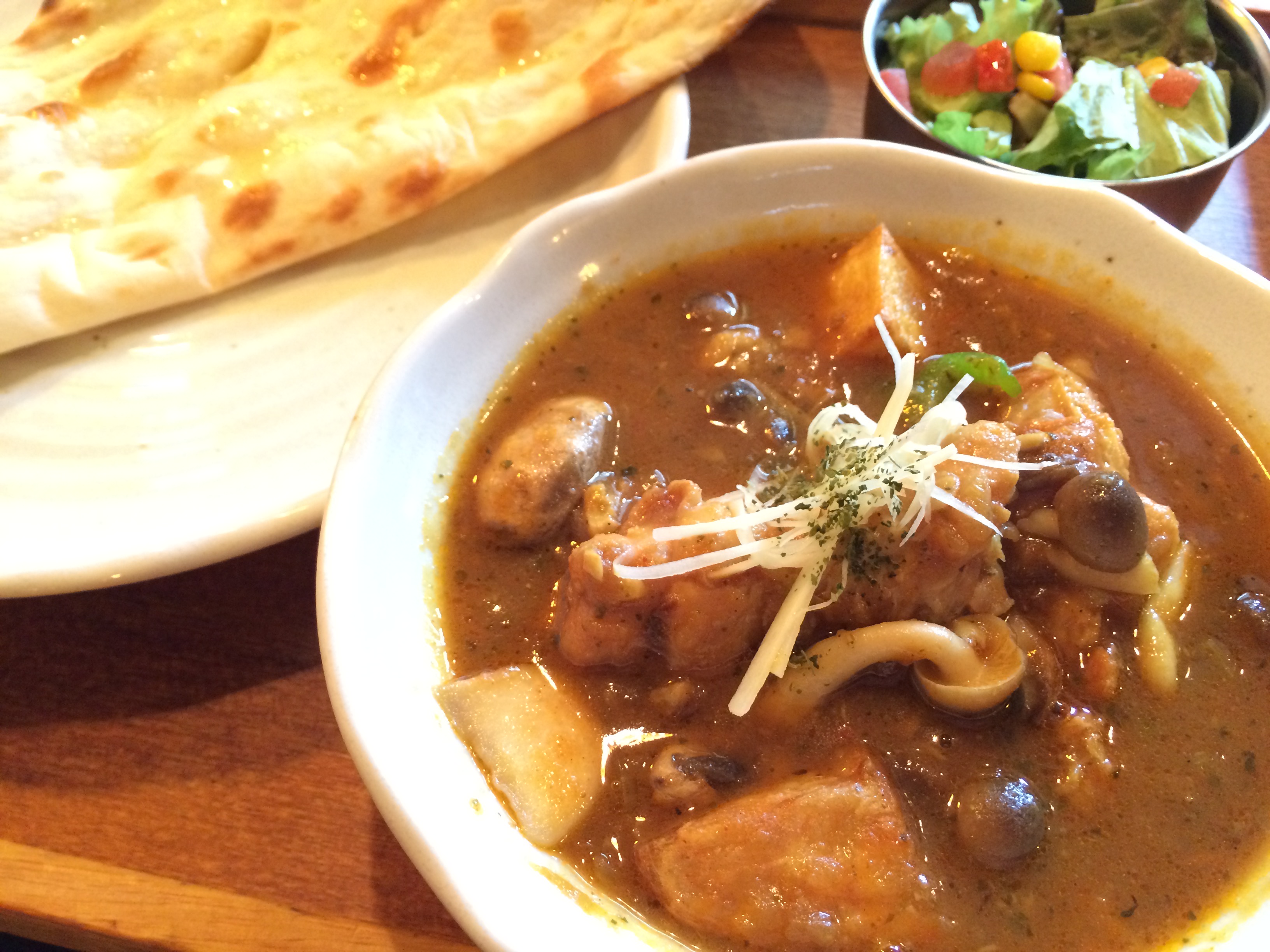 Monthly Curry - 手羽元とじゃがいもとキノコのカレー